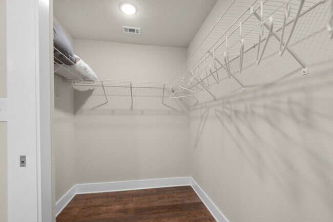 Building Photo - 254 N De Villiers St
