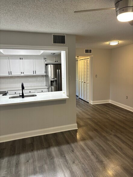 Building Photo - 604 Hammock Pine Blvd