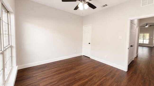 Building Photo - 5691 Orchard Pkwy