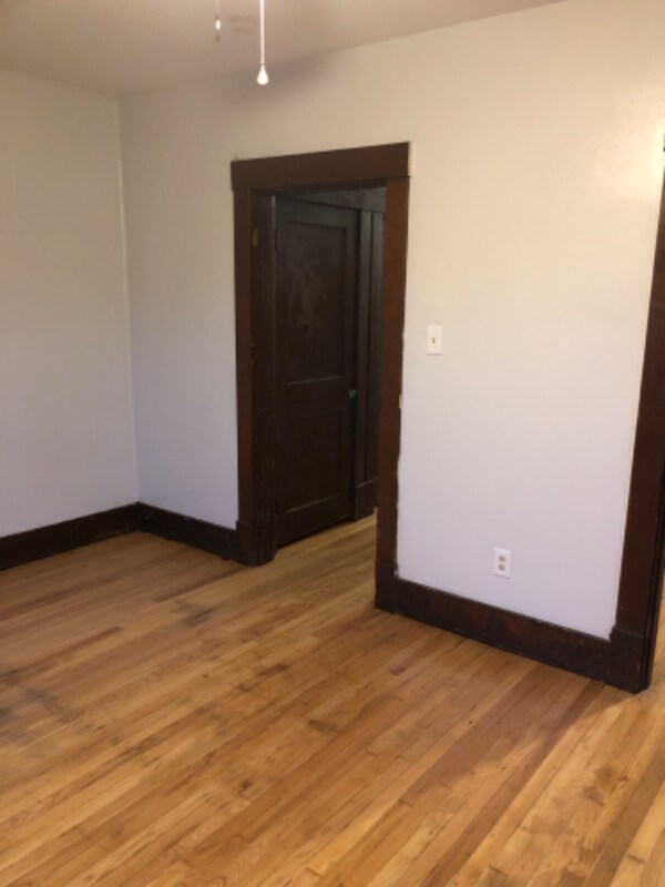 Building Photo - 700 Airbrake Ave