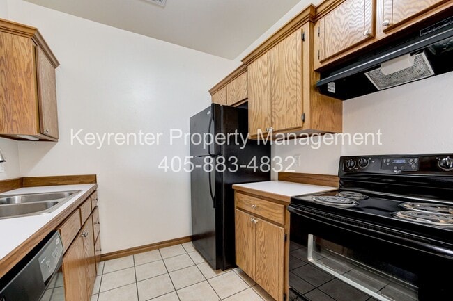 Building Photo - !!50 Percent off your 1st Months Rent!! Spacious 1BD/1BTH Apartment with a Private Balcony in the...