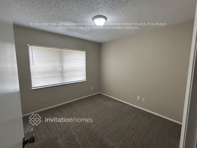 Building Photo - 2501 E Timberlane Dr