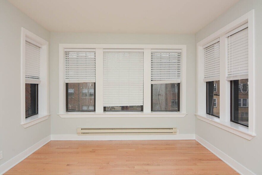 Building Photo - 4337 N Wolcott Ave