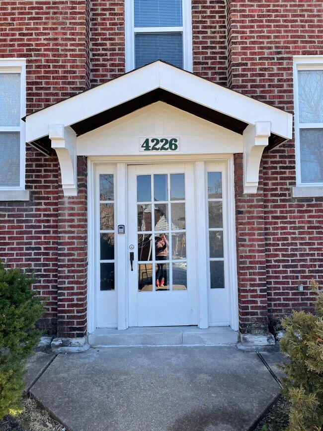 Building Photo - 4226 Dewey Ave