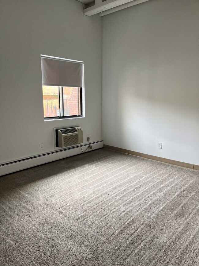 Building Photo - Leasing Agent