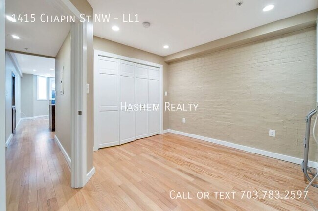 Building Photo - 1415 Chapin St NW