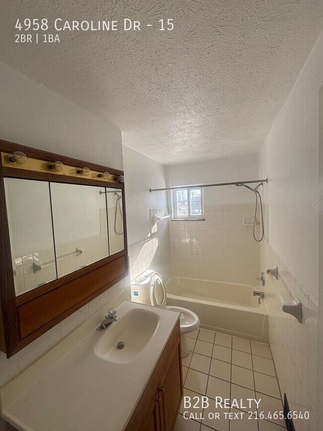 Building Photo - 4958 Caroline Dr