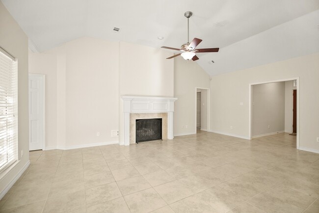 Building Photo - 1438 Crescent Green Dr