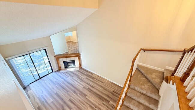 Building Photo - 1100 Sunshine Cir