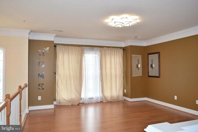 Building Photo - 2251 Oberlin Dr