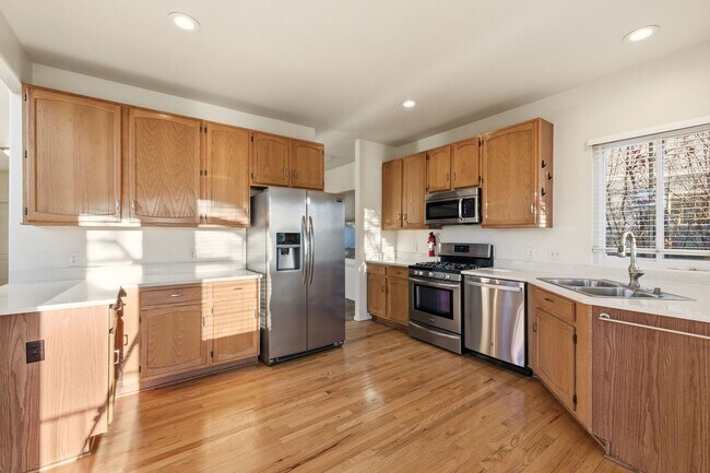 Building Photo - 3 Bed 2.5 Bath Home In Parker