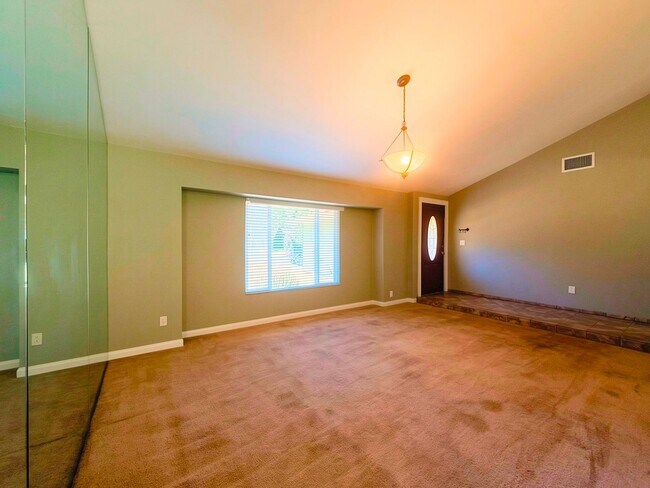 Building Photo - 5484 New Mills Rd
