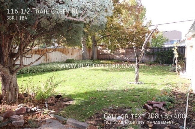 Building Photo - 116 1/2 Trail Creek Rd-