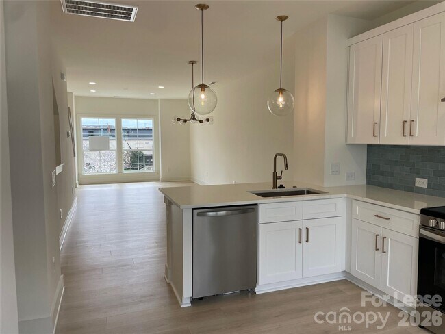 Building Photo - 3011 Casting St