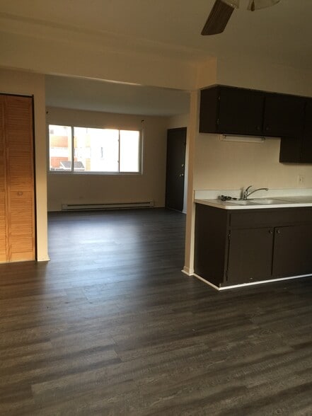 Building Photo - 456 George St