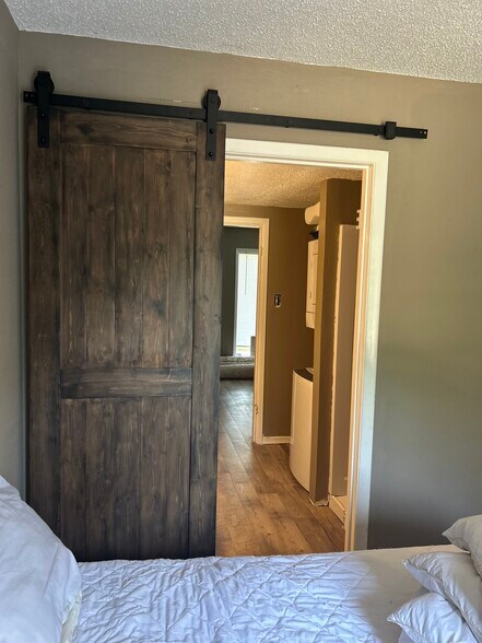 Entrance from bedroom - 123 Golf Ter
