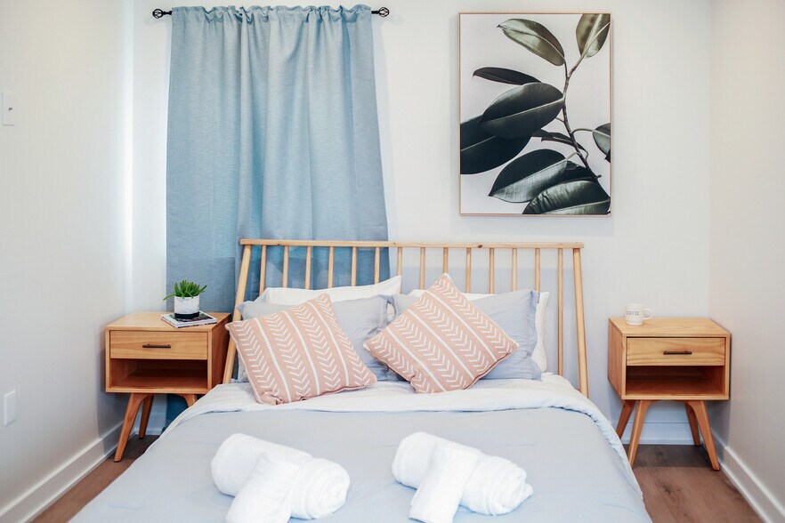 Bedroom 303 - 3814 Hamilton St