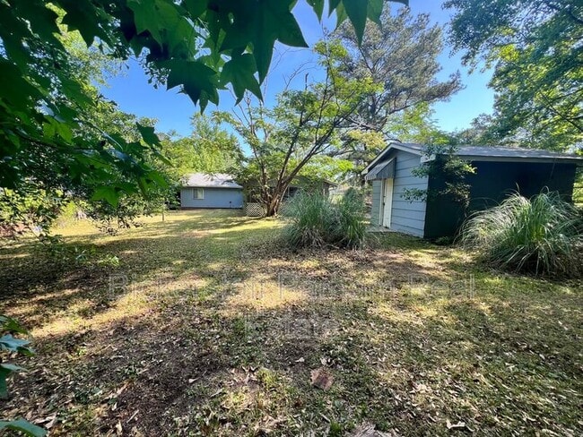 Building Photo - 6620 Cove Cir