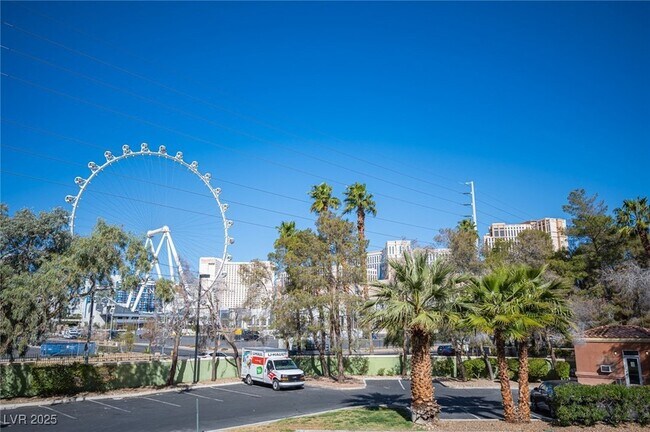 Building Photo - 220 E Flamingo Rd