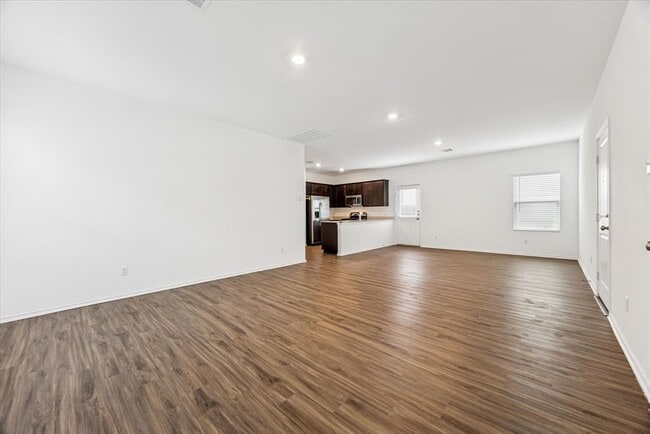 Building Photo - 304 Mica Trl