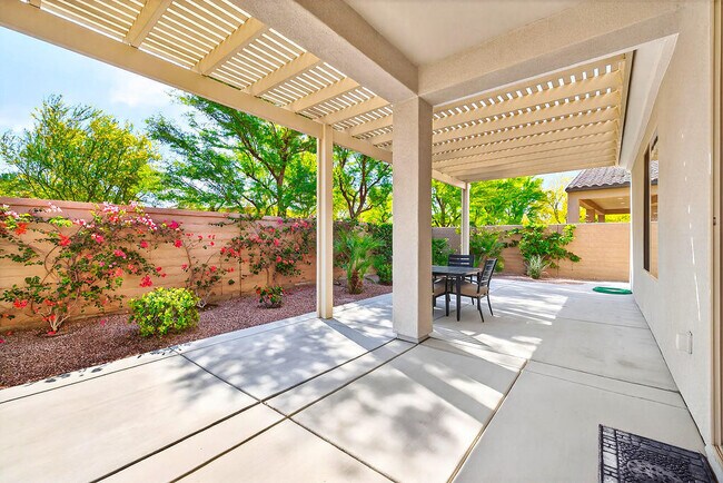 Building Photo - 81344 Corte Compras