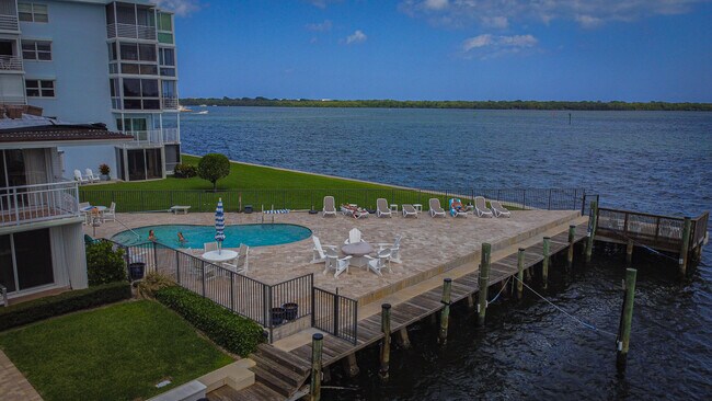 Building Photo - 68 Yacht Club Dr