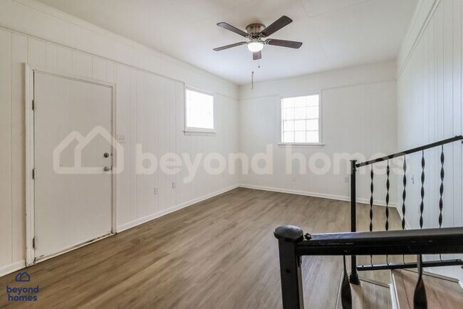 Building Photo - 3-Bedroom Home with Modern Updates and Spacious Yard - Ready for Move-In!