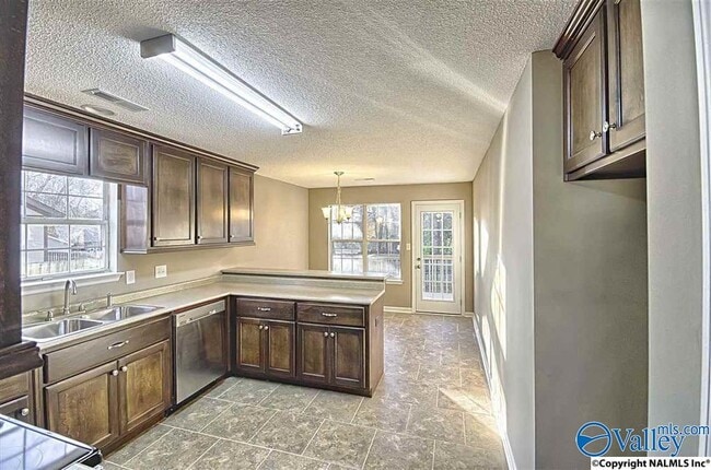 Building Photo - 105 Grey Fawn Trail