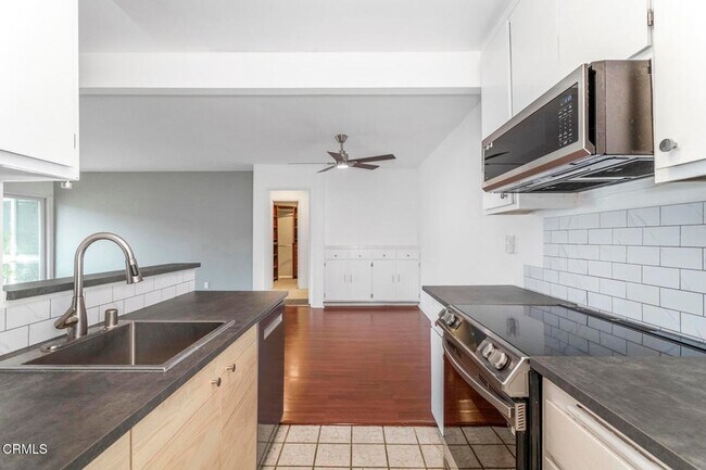 Building Photo - 355 S Los Robles Ave