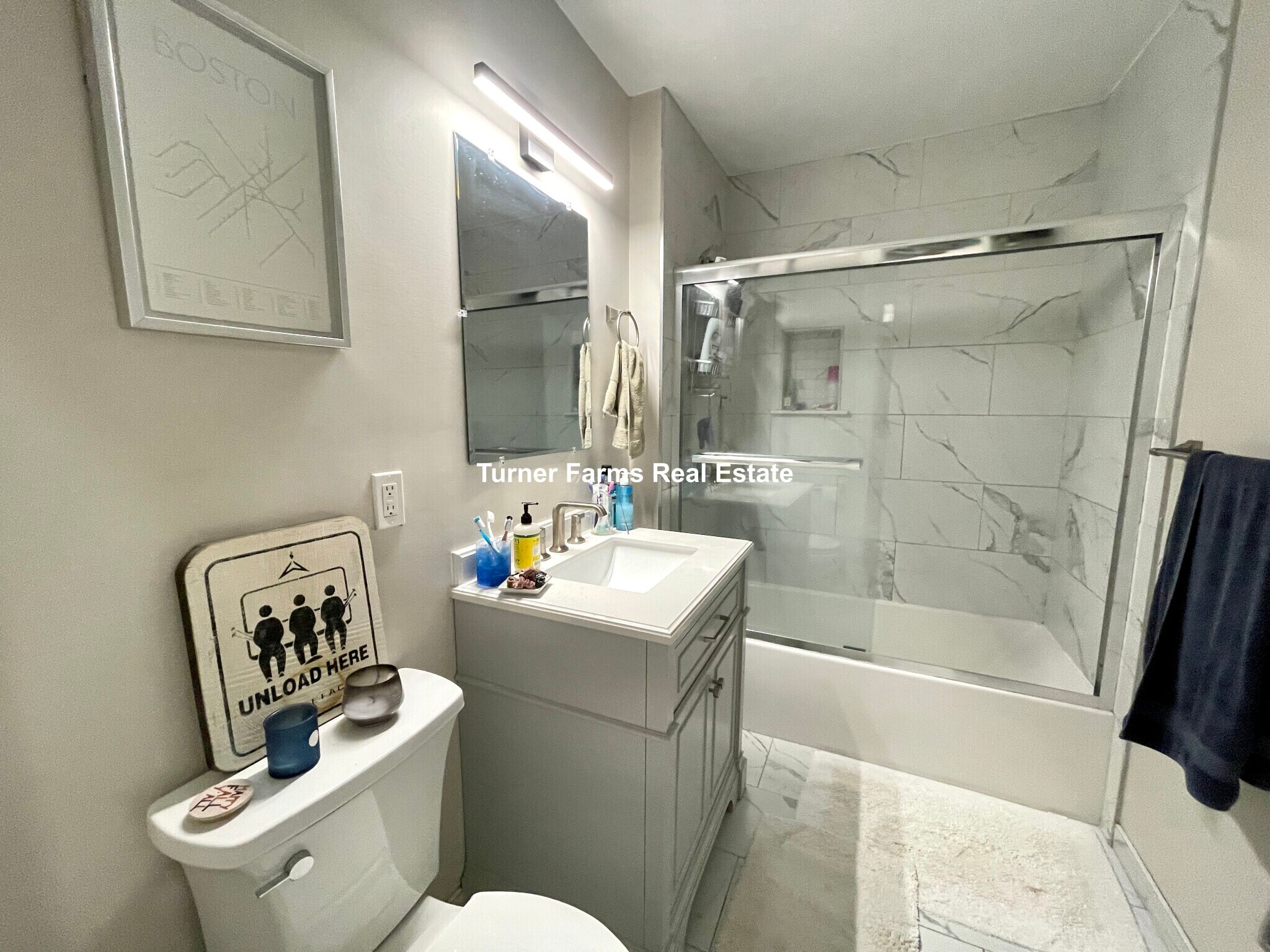 Building Photo - 724 Parker St