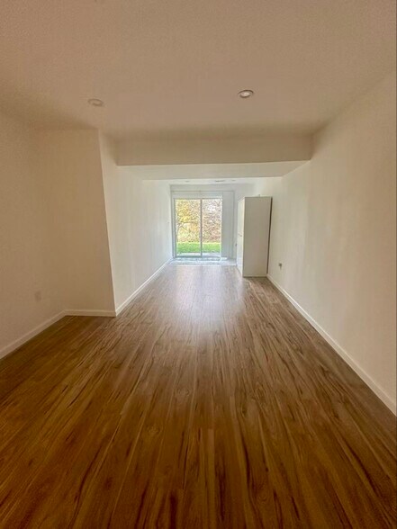 Building Photo - 5706 Regal Crest Ct