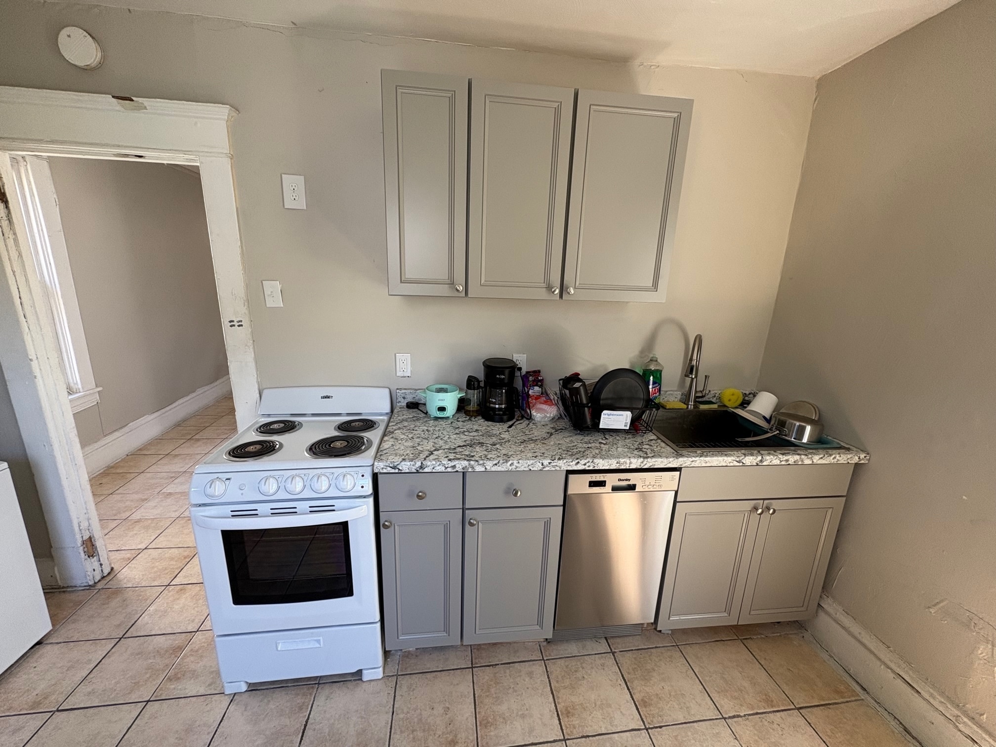 Building Photo - 207 Dunseith St