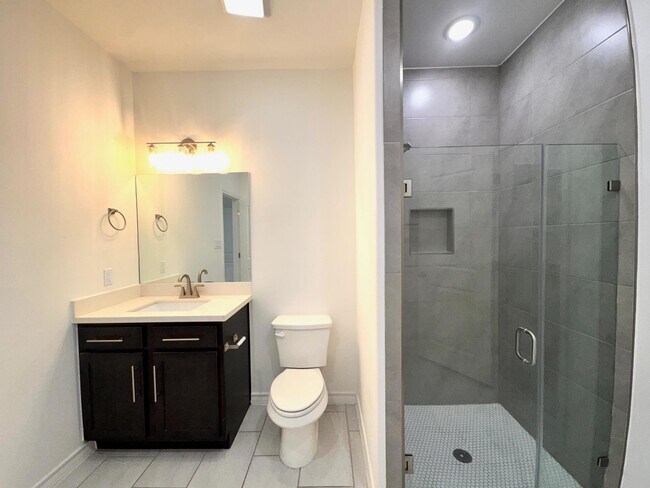 Building Photo - 9913 Kaspar Dr