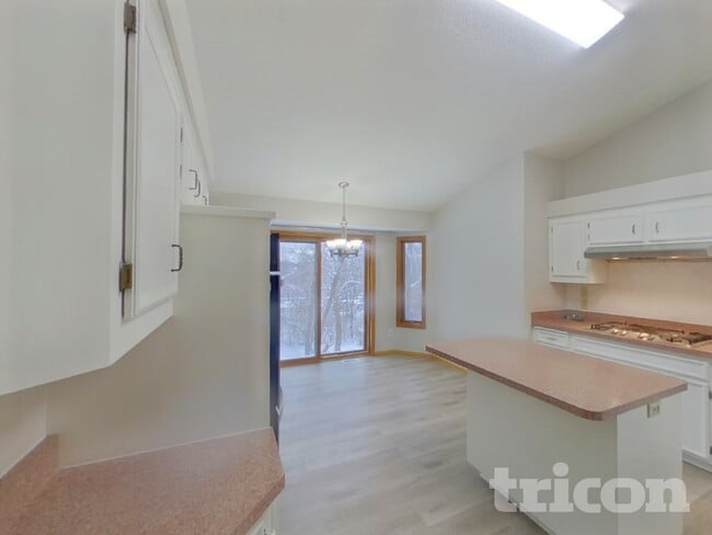 Building Photo - 1503 Palomino Trail