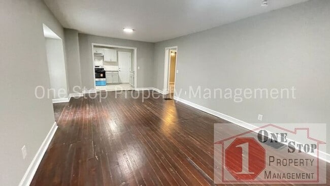 Building Photo - Beautiful 4 Bedroom 1.75 Bathroom Home in ...