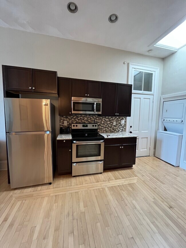 Building Photo - 113 W Wisconsin Ave