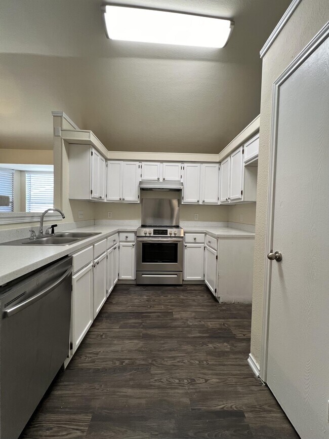Building Photo - 3701 Habersham