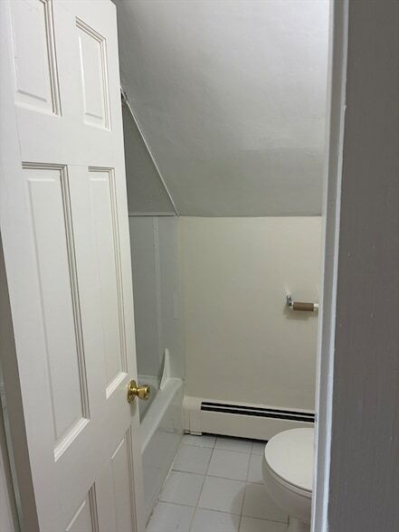 Building Photo - 12 Green St