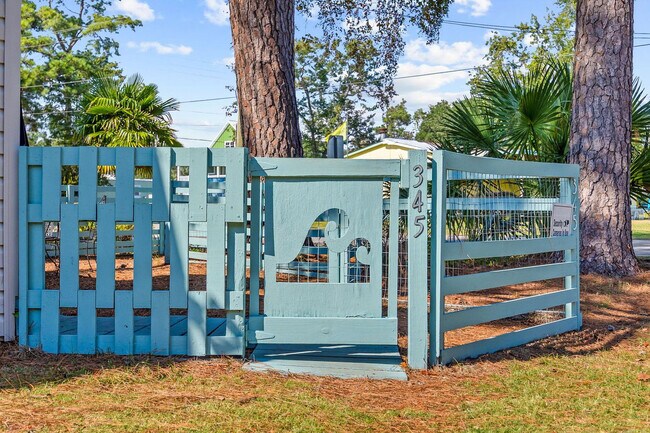 Building Photo - 347 Seabreeze Dr