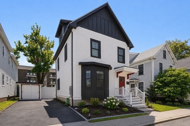 Building Photo - 4 Fairlee St