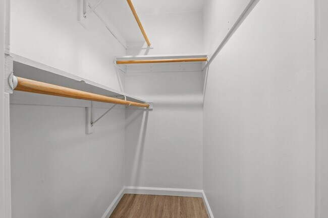 Building Photo - 925 W 30th St