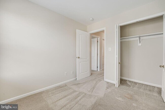 Building Photo - 13316 Colchester Ferry Pl