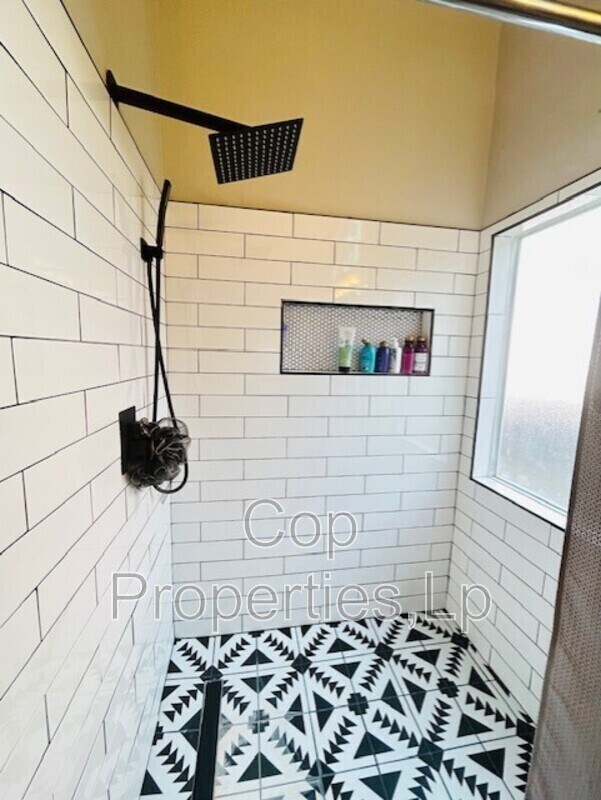 Building Photo - 6338 Broadmeadow