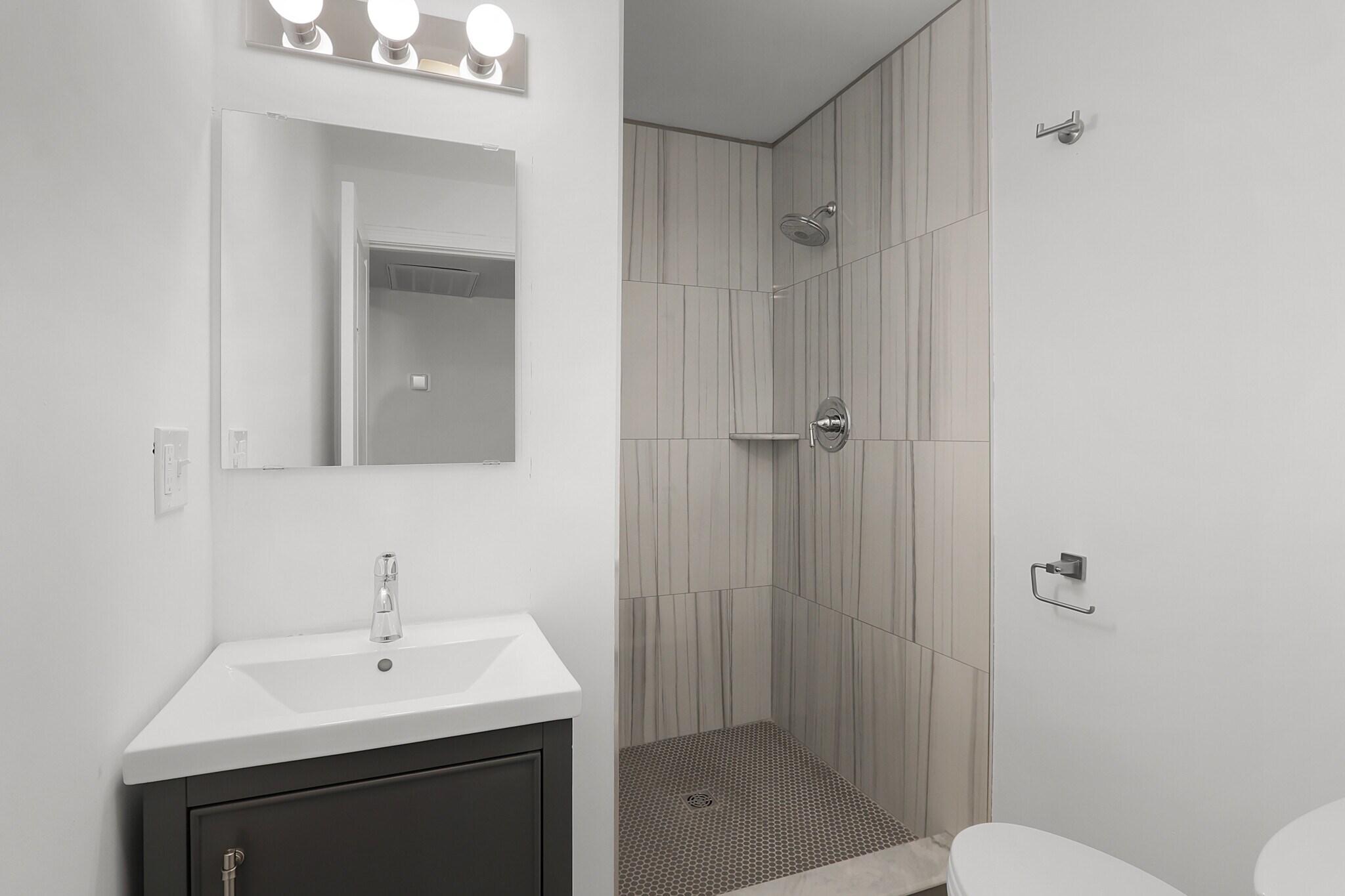 Building Photo - 57 Trumbull St