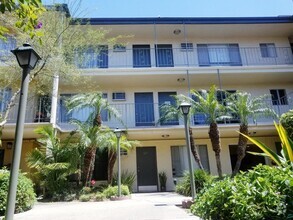 Building Photo - Velvet Green Apartments