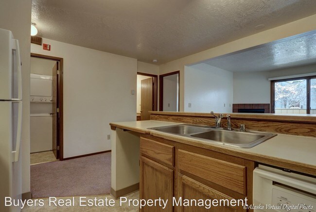 Building Photo - 1540 Russian Jack Dr