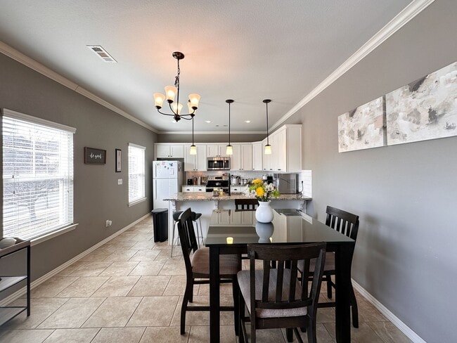 Building Photo - 3807 W Pawnee Rd