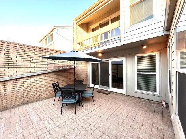 Building Photo - 70 Chervil Common