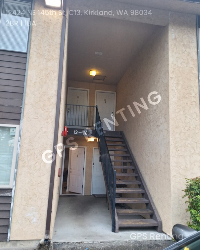 Building Photo - Fully Renovated Ground-Floor Unit – No Steps!