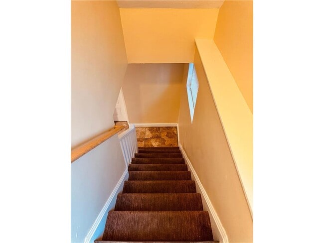 Building Photo - 115 E 58th St